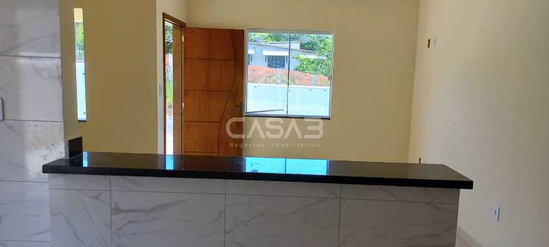 Casa à venda com 2 quartos, 70m² - Foto 4