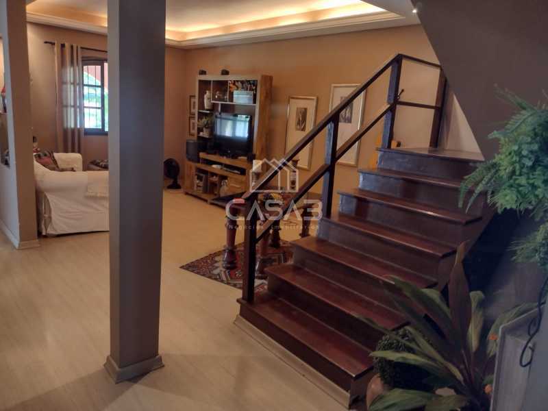 Casa à venda com 4 quartos, 330m² - Foto 8