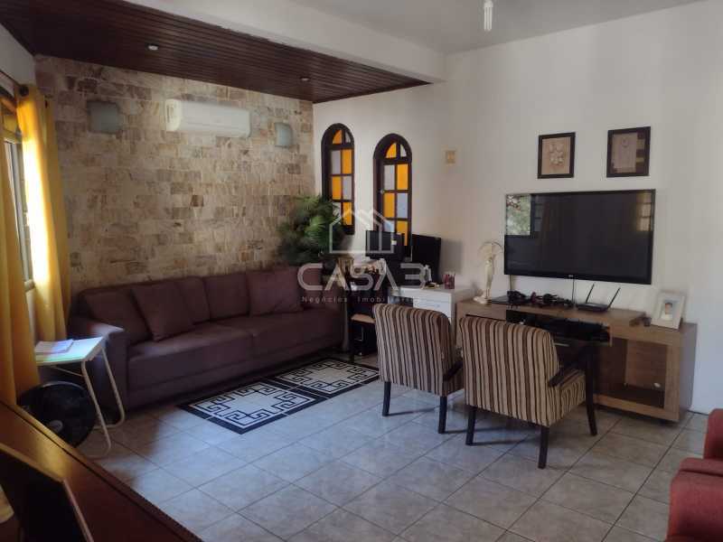 Casa de Condomínio à venda com 3 quartos, 222m² - Foto 4