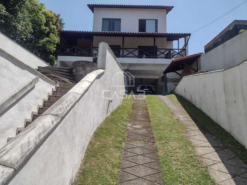 Casa de Condomínio à venda com 3 quartos, 205m² - Foto 2