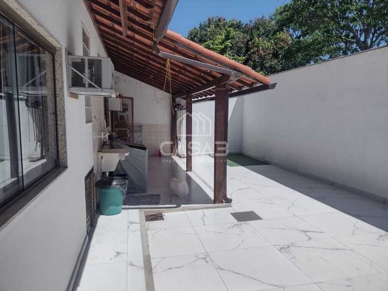 Casa de Condomínio à venda com 3 quartos, 205m² - Foto 11