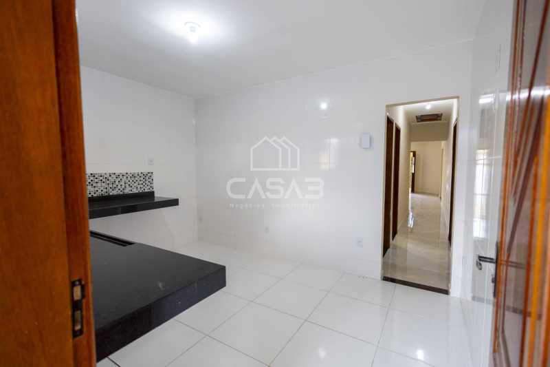 Casa à venda com 6 quartos, 266m² - Foto 17