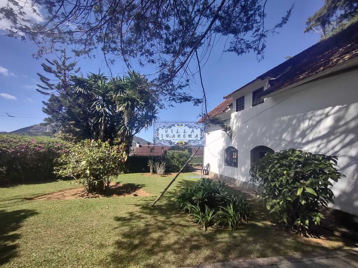 Casa à venda com 5 quartos, 250m² - Foto 1