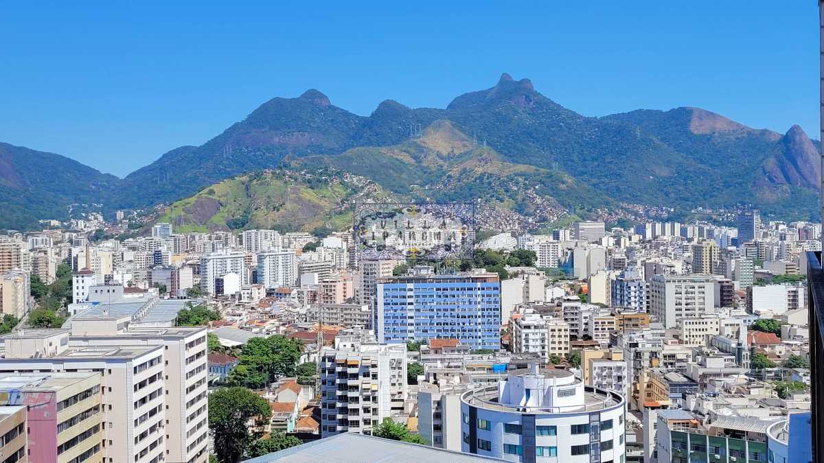 Cobertura à venda com 4 quartos, 200m² - Foto 4