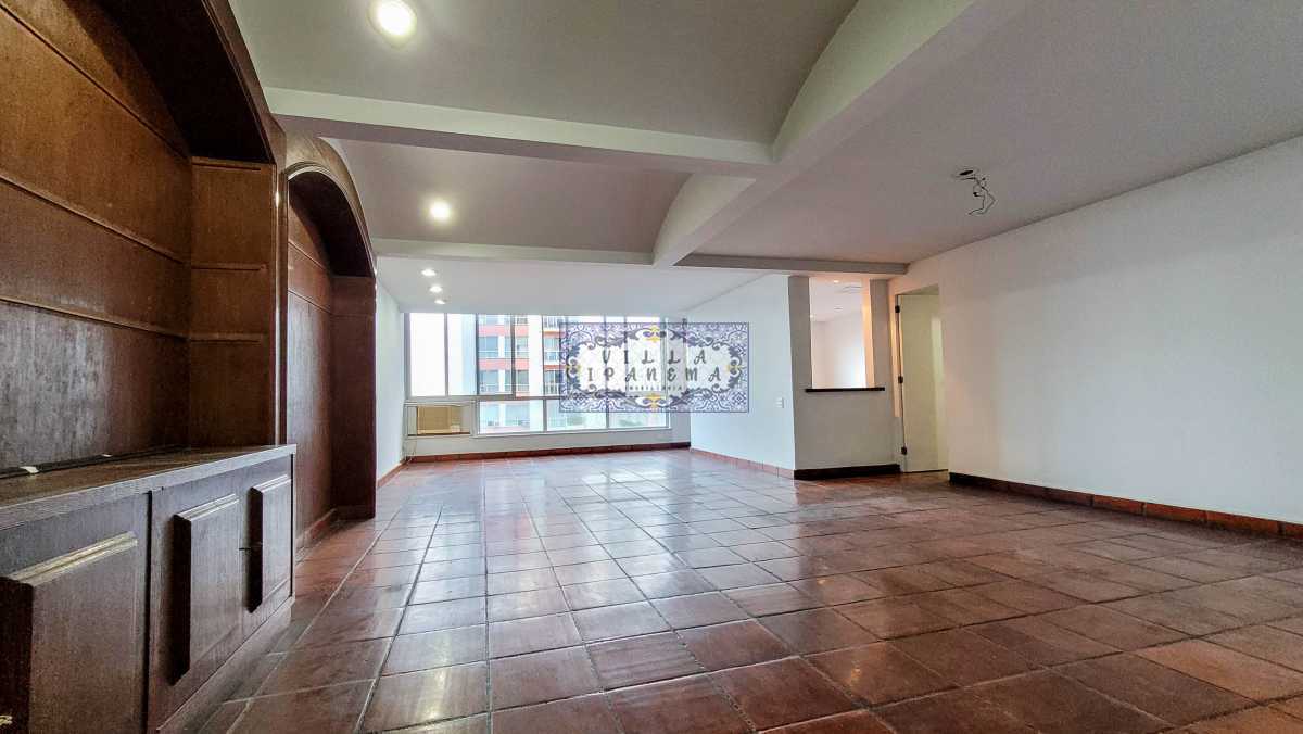 Apartamento à venda com 4 quartos, 180m² - Foto 1