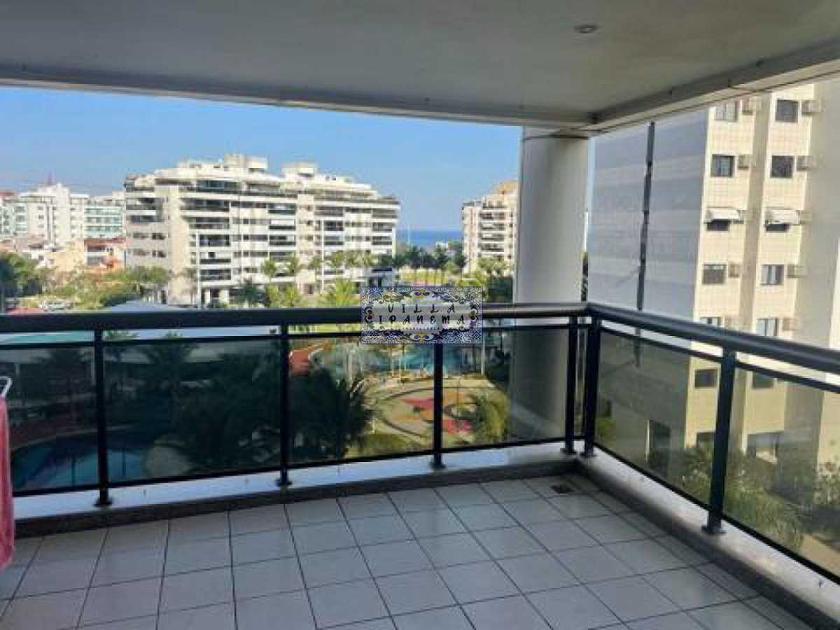 Apartamento à venda com 3 quartos, 130m² - Foto 1