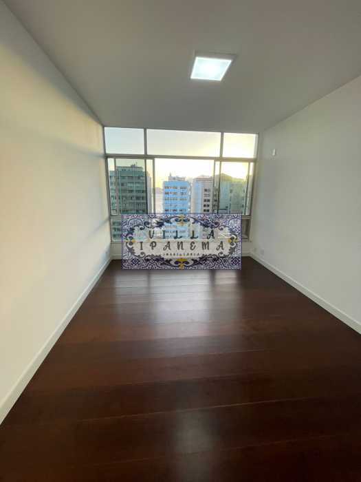 Apartamento à venda com 3 quartos, 160m² - Foto 2