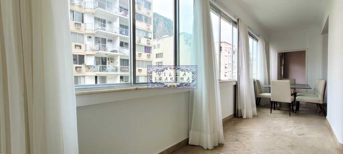 Apartamento para alugar com 3 quartos, 200m² - Foto 2