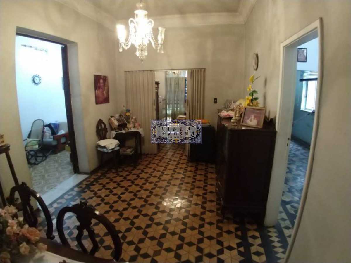 Casa à venda com 5 quartos, 200m² - Foto 2