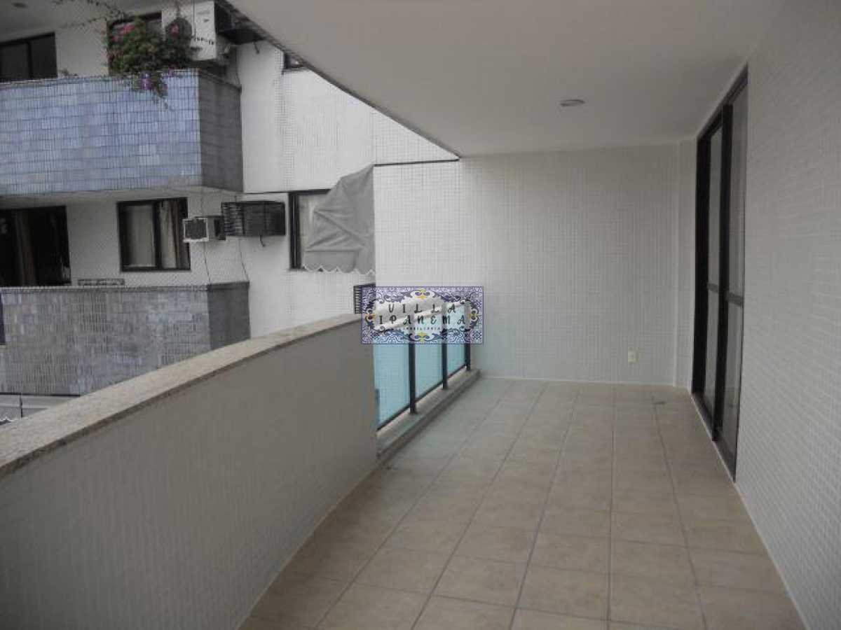 Apartamento à venda com 3 quartos, 161m² - Foto 2