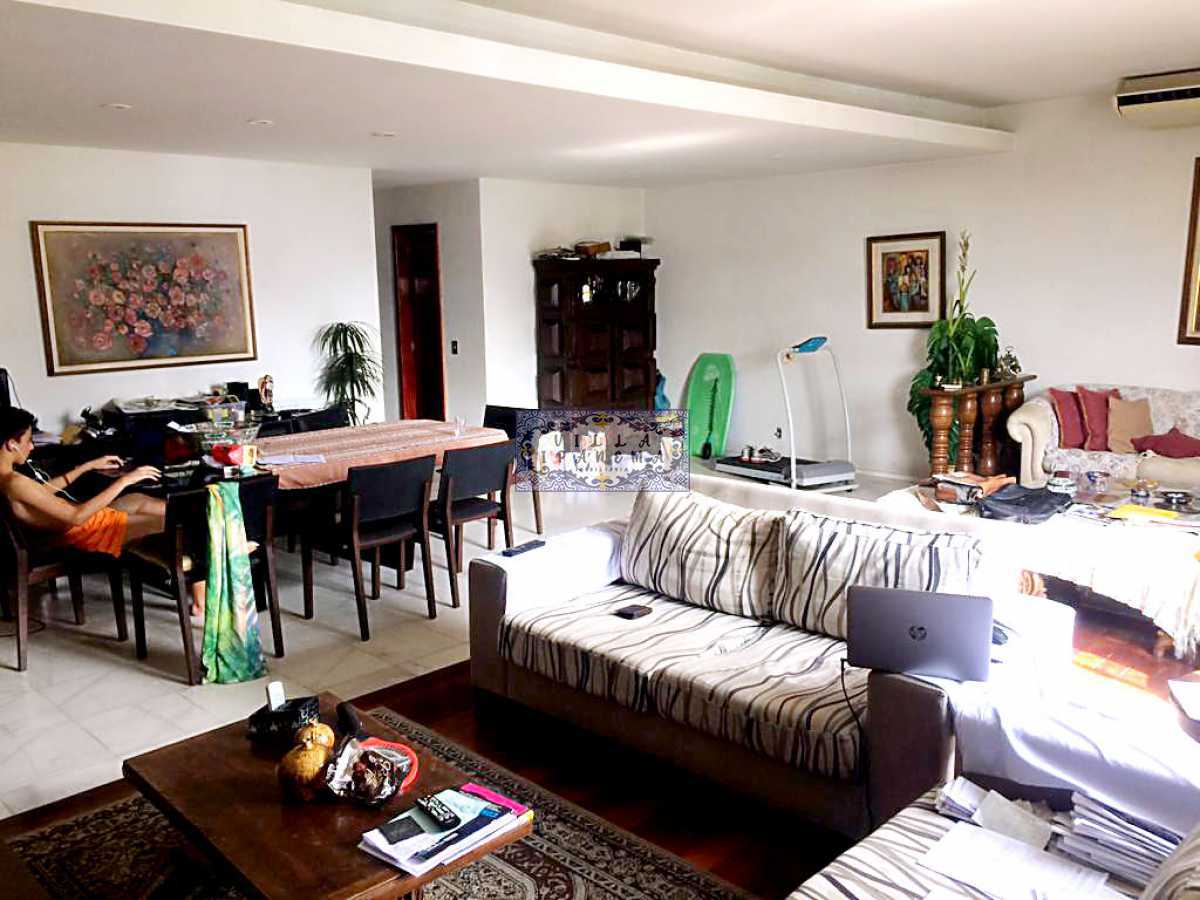 Apartamento à venda com 4 quartos, 230m² - Foto 2