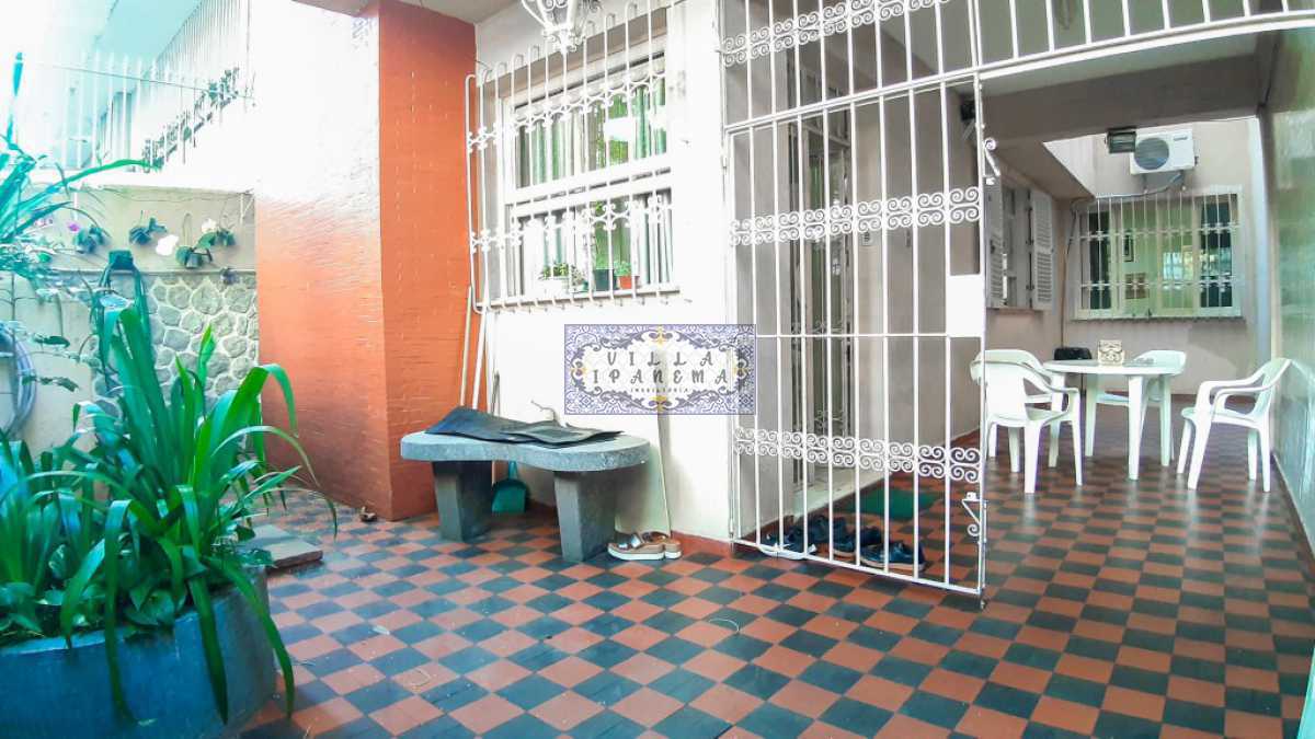 Casa à venda com 4 quartos, 240m² - Foto 1