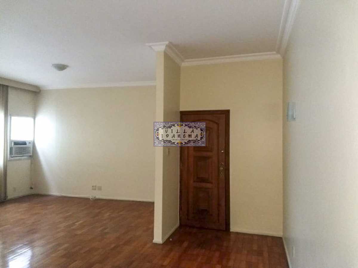 Apartamento à venda com 3 quartos, 135m² - Foto 2