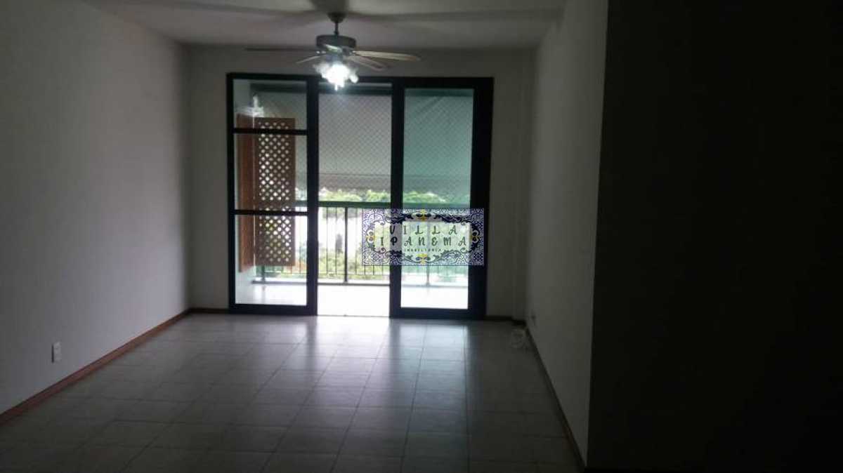 Apartamento à venda com 3 quartos, 140m² - Foto 2