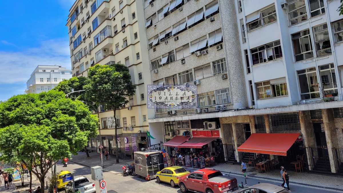 Apartamento à venda com 3 quartos, 156m² - Foto 2