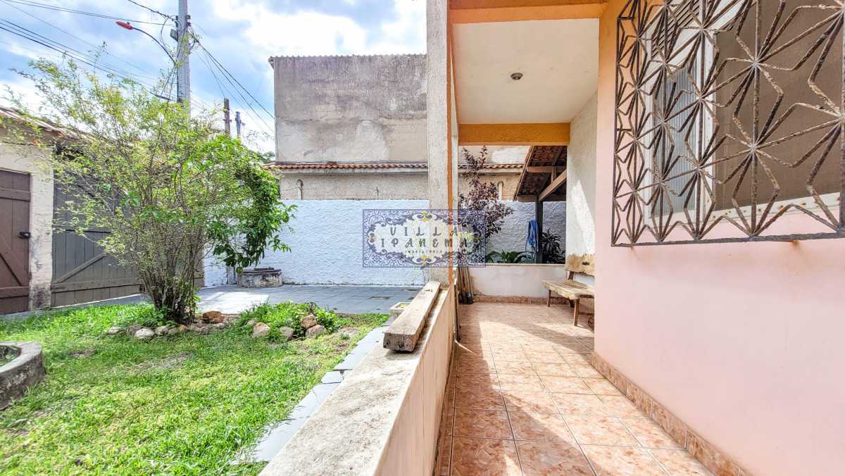 Casa à venda com 4 quartos, 276m² - Foto 2