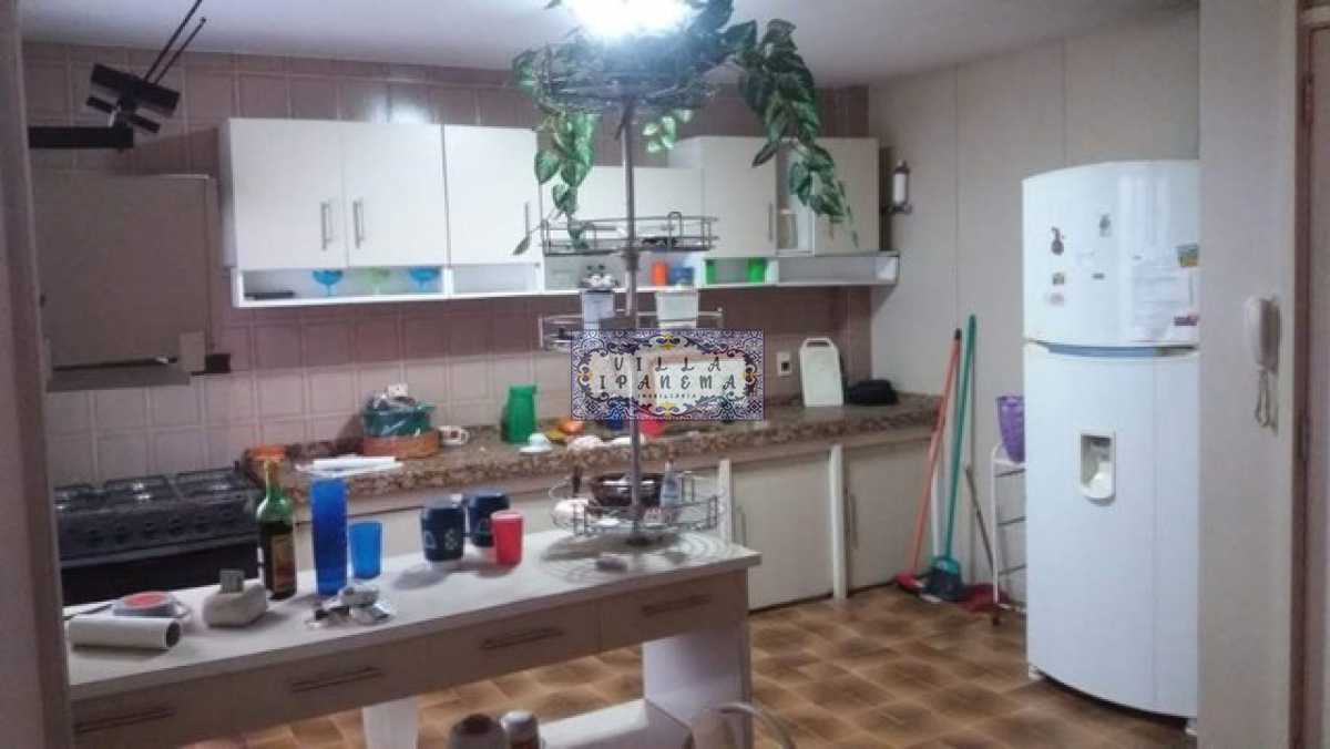 Apartamento à venda com 3 quartos, 156m² - Foto 2