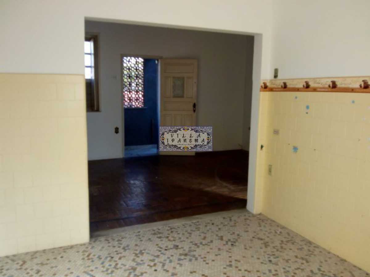 Casa à venda com 7 quartos, 275m² - Foto 2