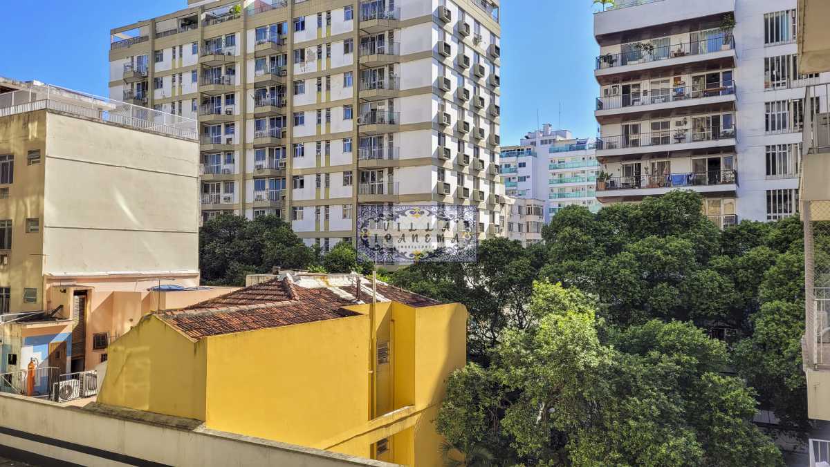 Apartamento à venda com 2 quartos, 78m² - Foto 2