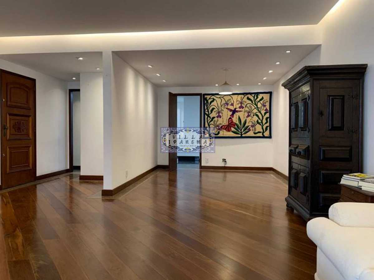 Apartamento à venda com 3 quartos, 235m² - Foto 1