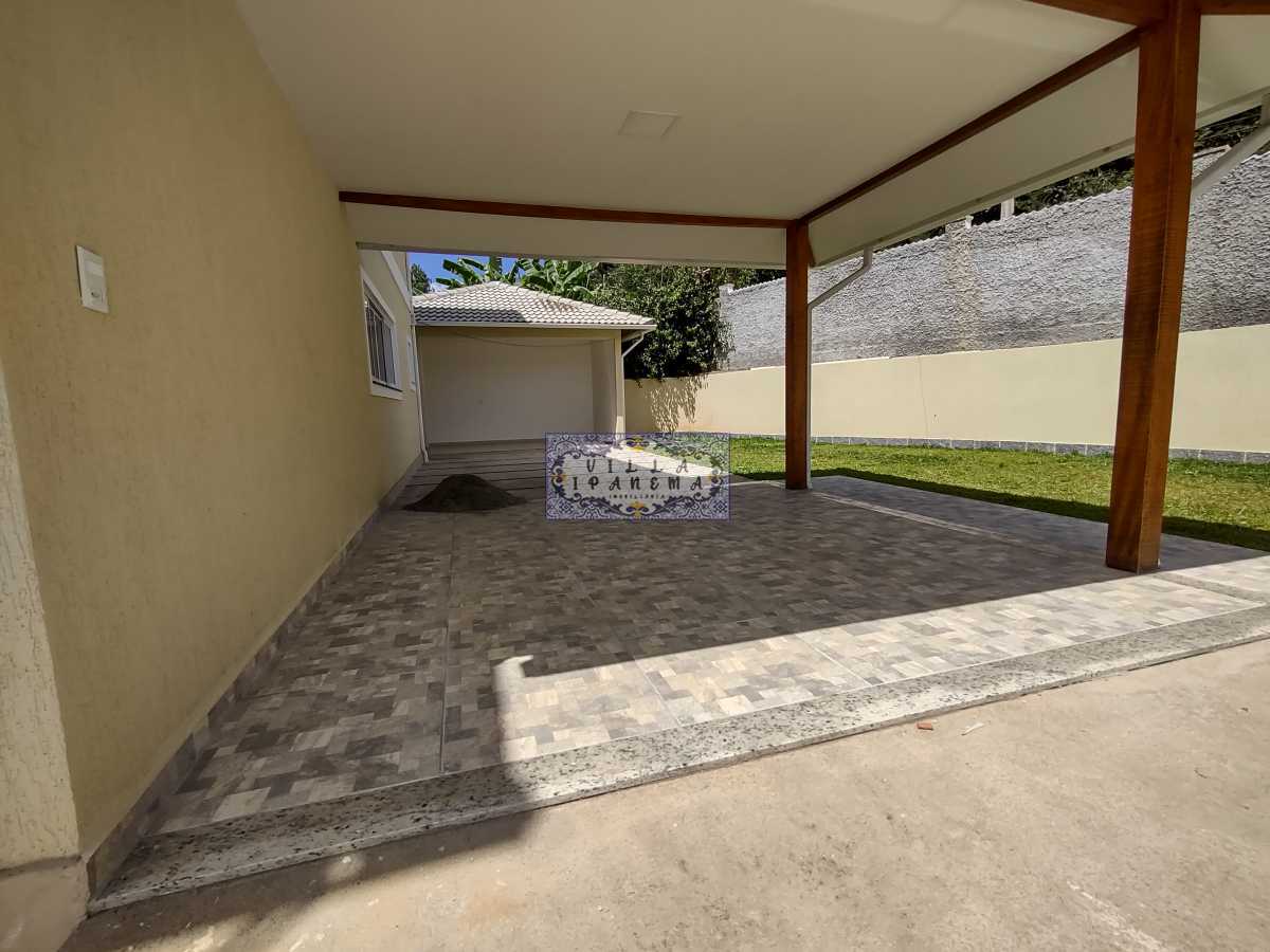 Casa de Condomínio à venda com 4 quartos, 360m² - Foto 2