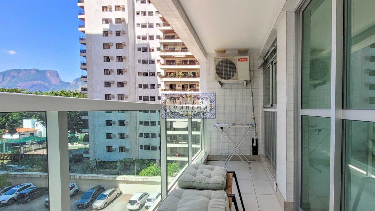 Apartamento à venda com 2 quartos, 70m² - Foto 3