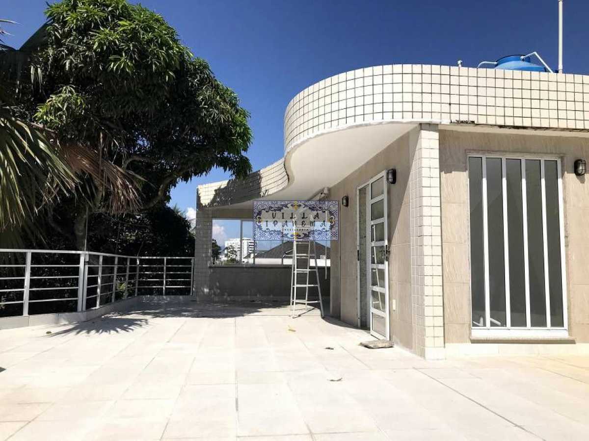 Casa à venda com 3 quartos, 315m² - Foto 2