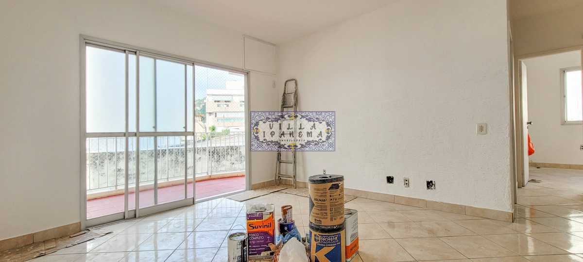 Apartamento à venda com 2 quartos, 82m² - Foto 3