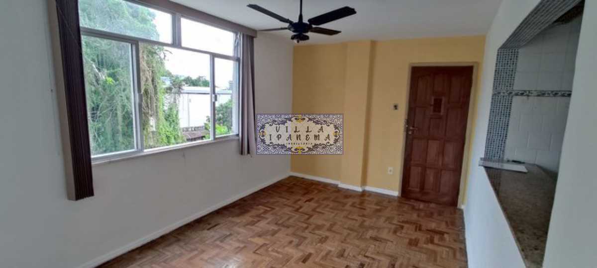 Apartamento à venda com 2 quartos, 74m² - Foto 2