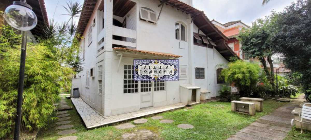 Casa de Condomínio à venda com 5 quartos, 216m² - Foto 1