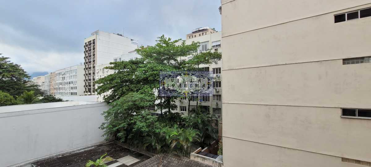 Apartamento à venda com 3 quartos, 150m² - Foto 2