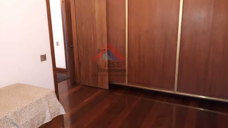 Sítio à venda com 5 quartos, 530m² - Foto 22