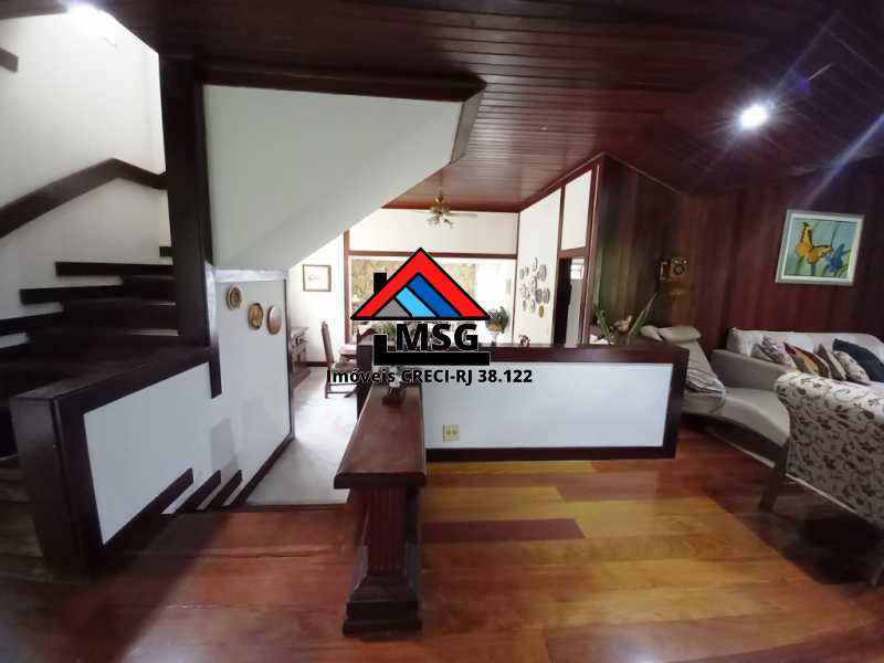 Casa de Condomínio à venda com 4 quartos, 315m² - Foto 4