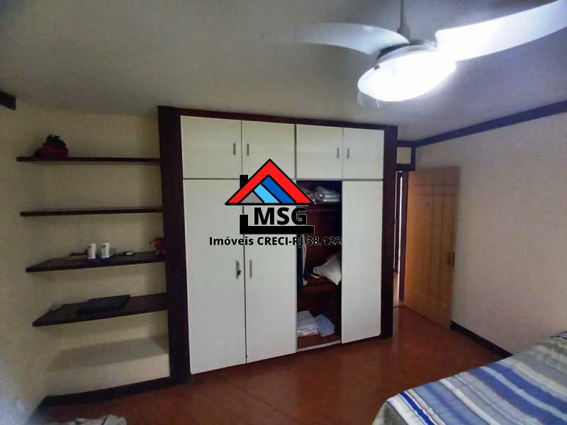 Casa de Condomínio à venda com 4 quartos, 315m² - Foto 18