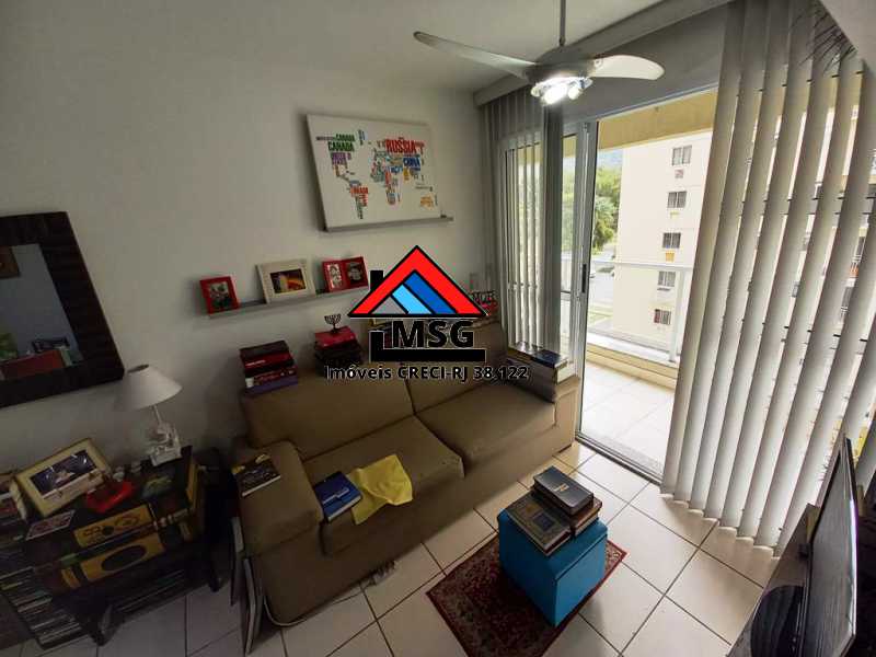 Apartamento à venda com 2 quartos, 60m² - Foto 4