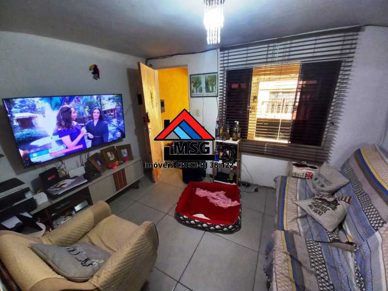 Casa à venda com 3 quartos, 75m² - Foto 4