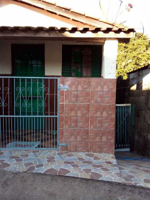 Casa à venda com 3 quartos - Foto 1