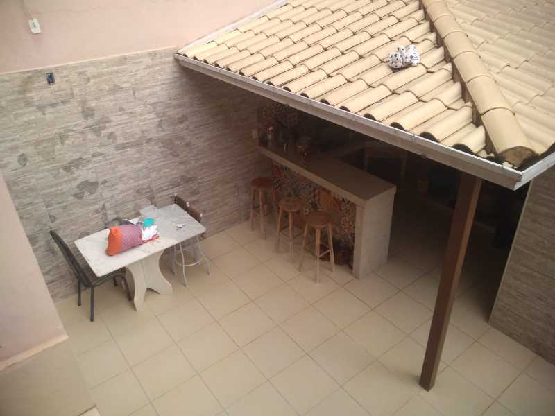 Casa à venda com 3 quartos, 240m² - Foto 4