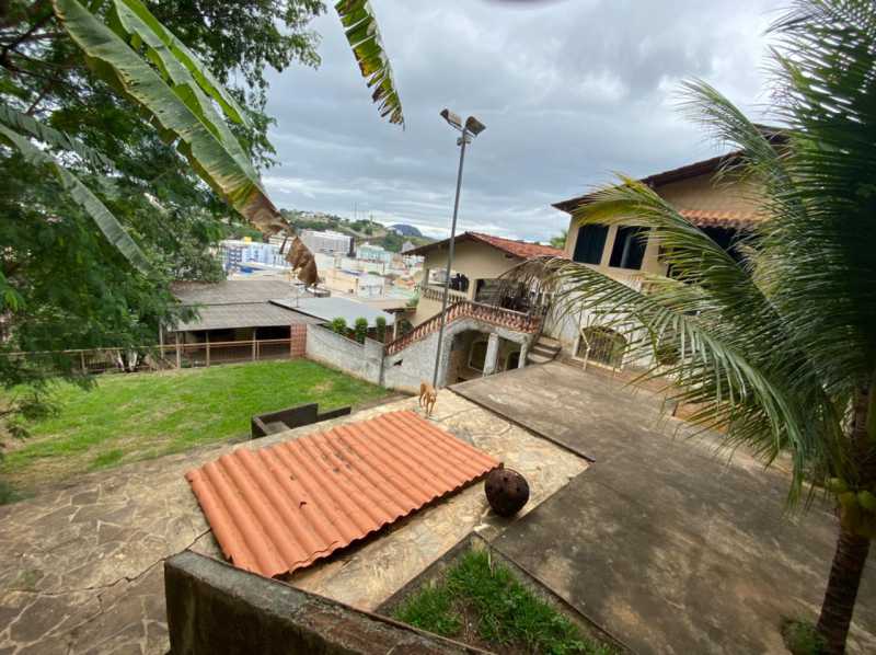 Casa à venda com 4 quartos, 1600m² - Foto 4