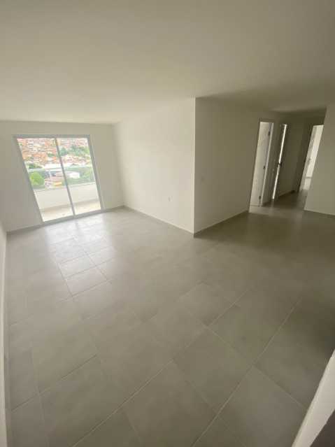 Apartamento à venda com 3 quartos, 75m² - Foto 2