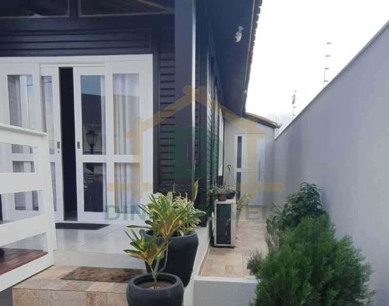 Casa à venda com 3 quartos, 173m² - Foto 1