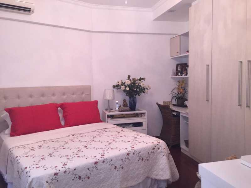 Apartamento à venda com 3 quartos, 131m² - Foto 9