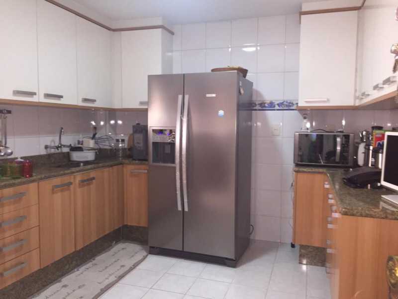 Apartamento à venda com 3 quartos, 131m² - Foto 18