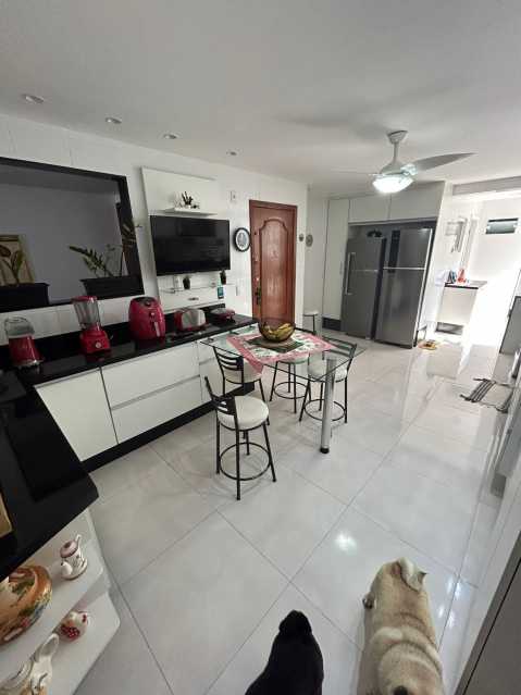 Apartamento à venda com 3 quartos, 250m² - Foto 9