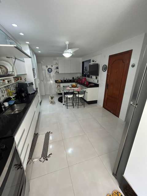 Apartamento à venda com 3 quartos, 250m² - Foto 10