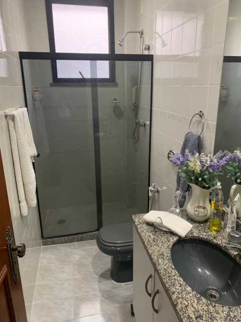 Apartamento à venda com 3 quartos, 240m² - Foto 12