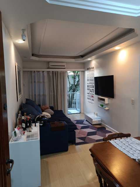 Apartamento à venda com 2 quartos, 63m² - Foto 3