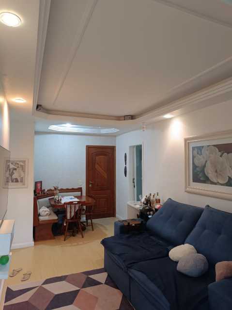 Apartamento à venda com 2 quartos, 63m² - Foto 4