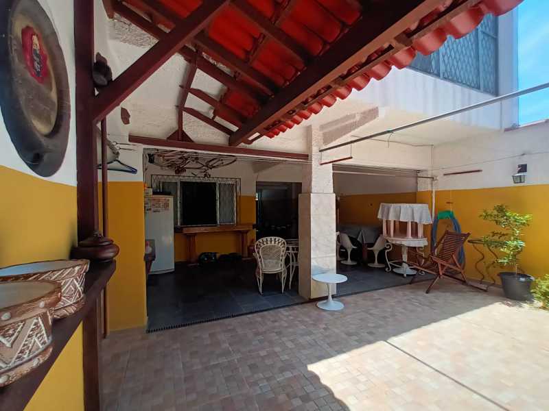 Casa à venda com 4 quartos, 150m² - Foto 1