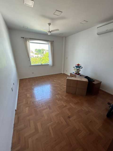 Casa à venda com 4 quartos, 300m² - Foto 7